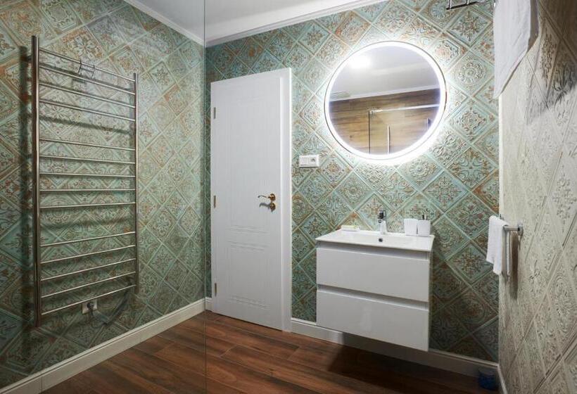 بنسيون Rustyfox