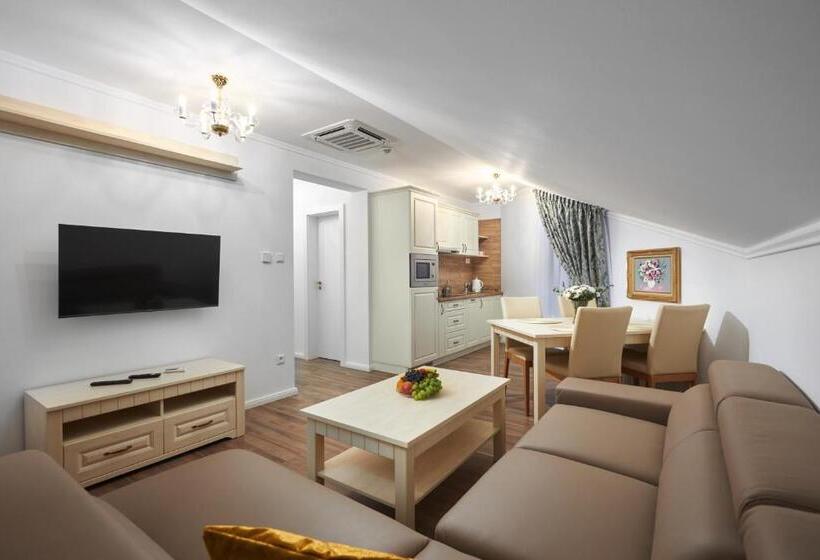 بنسيون Rustyfox