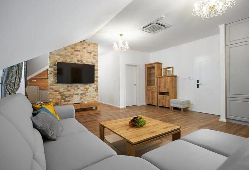 بنسيون Rustyfox