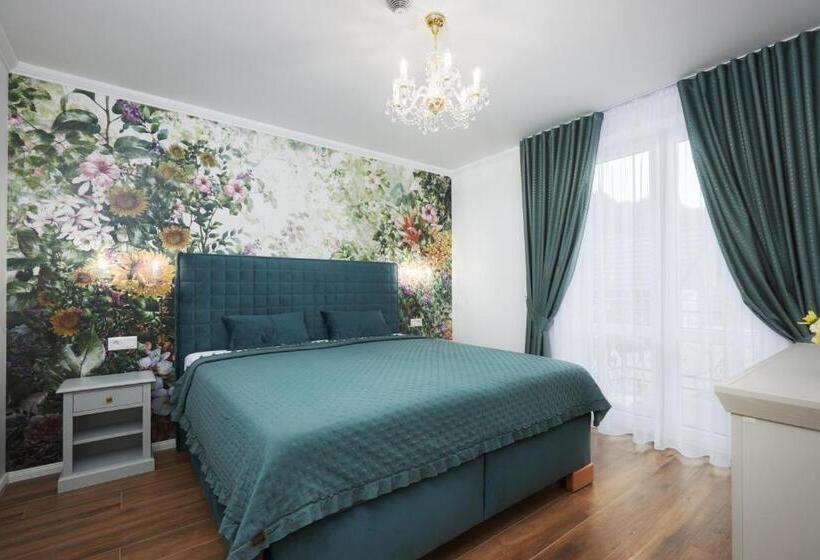 بنسيون Rustyfox