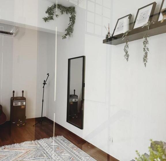 ペンション The Classy Romaakar