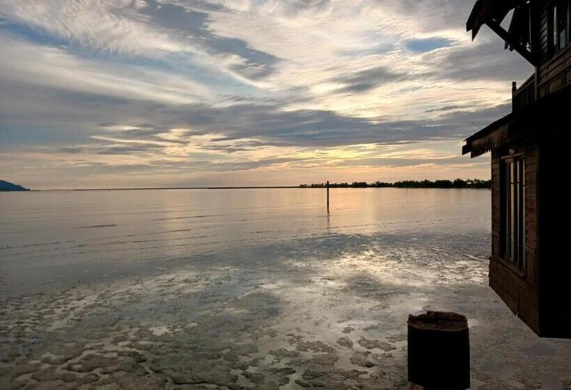 بنسيون Villa Dalam Laut 538