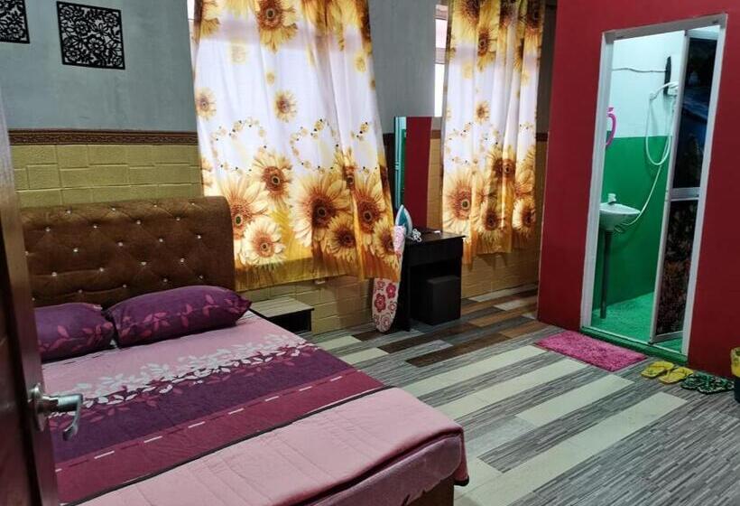 بنسيون Villa Hajah Rugayah