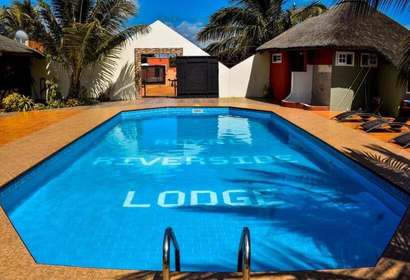 リゾートホテル Royal Riverside Lodge