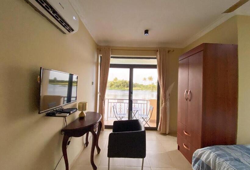 リゾートホテル Royal Riverside Lodge