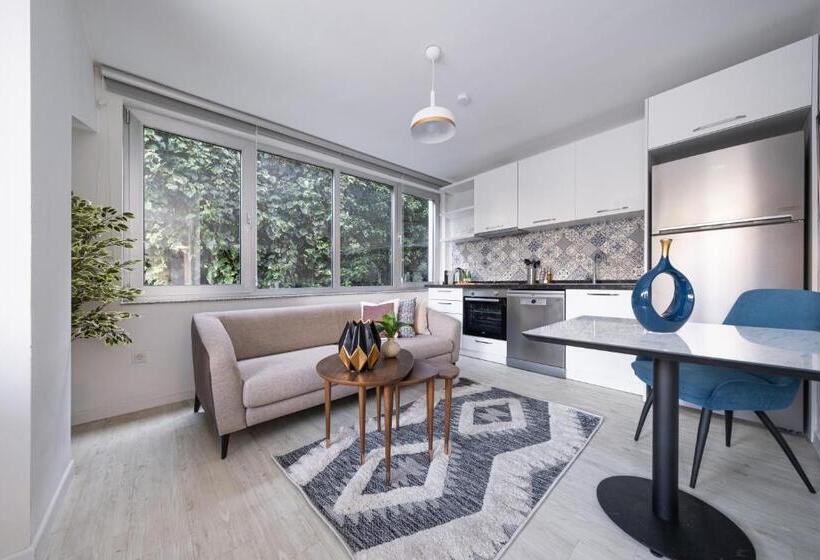 Stella Stays Istanbul Etiler