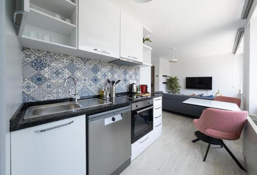 Stella Stays Istanbul Etiler