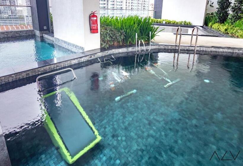 Urban Suites, Classic Collection By Stellar Alv