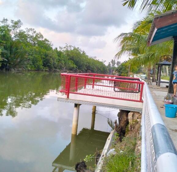 Airport Kota Bharu Transit Inn