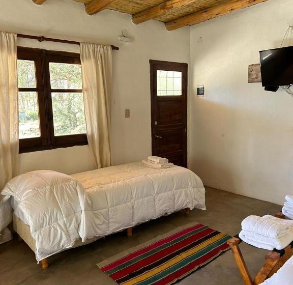 호스텔 El Encuentro Cabaña Con Vistas A Los Cerros Maimará
