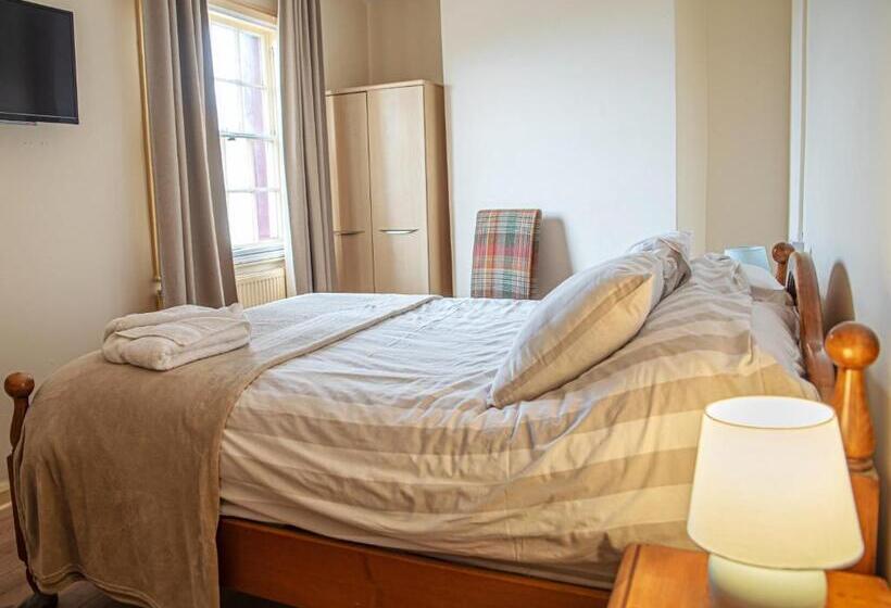 فندق صغير The Plough Inn