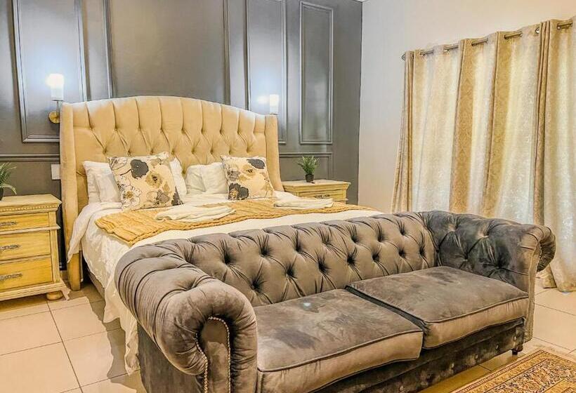 Bed and Breakfast The Lux Guesthouse