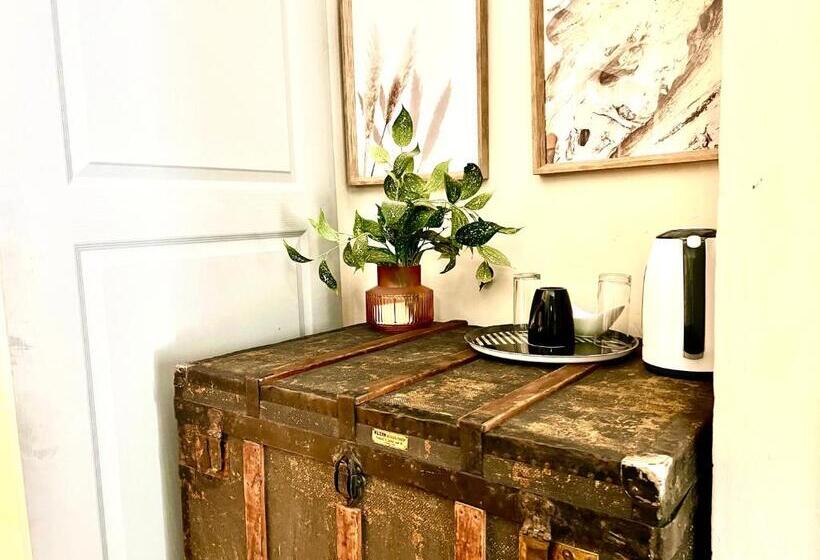 Bed and Breakfast The Lux Guesthouse