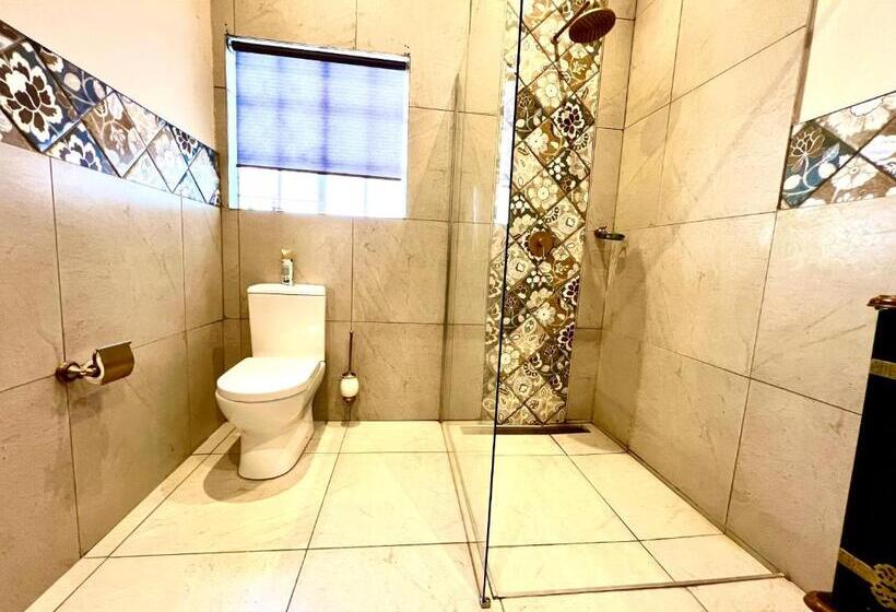 Bed and Breakfast The Lux Guesthouse