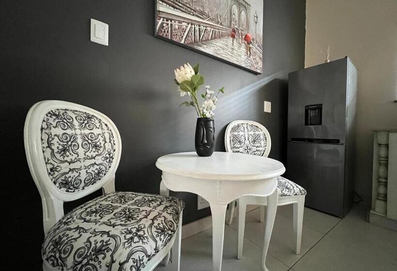 Bed and Breakfast The Lux Guesthouse