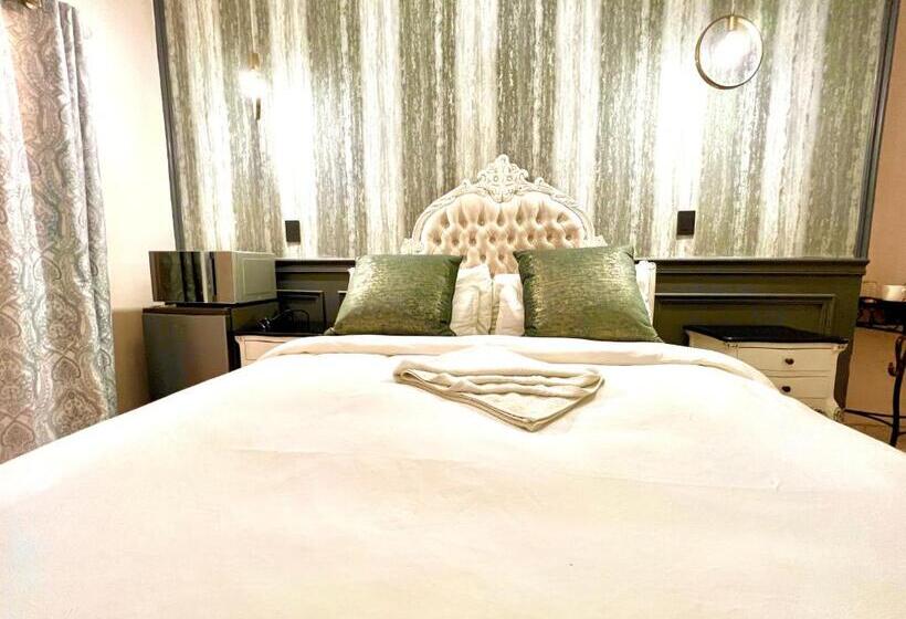 Bed and Breakfast The Lux Guesthouse