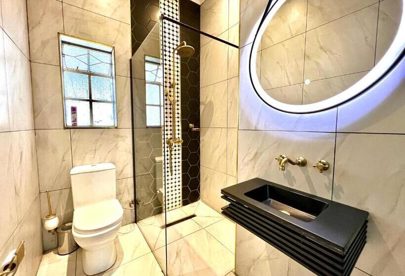 Bed and Breakfast The Lux Guesthouse