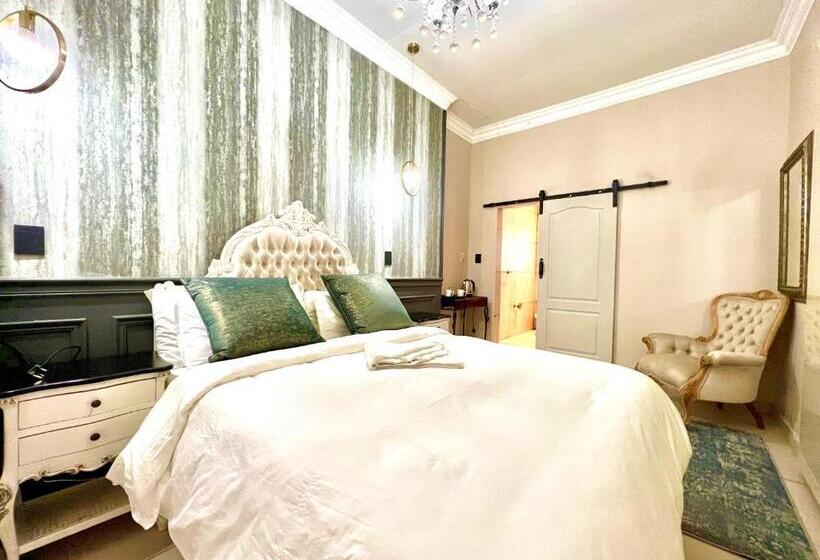 Bed and Breakfast The Lux Guesthouse