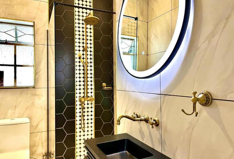 Bed and Breakfast The Lux Guesthouse