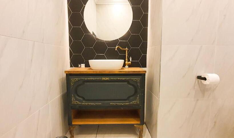 Bed and Breakfast The Lux Guesthouse