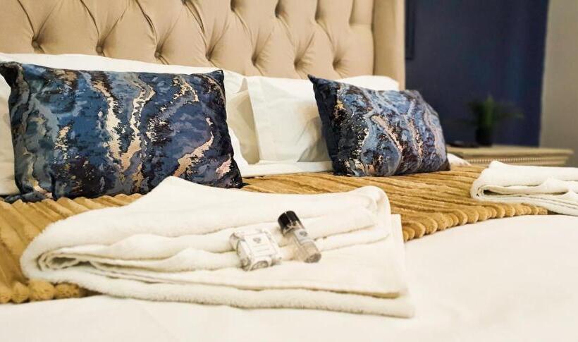 Bed and Breakfast The Lux Guesthouse