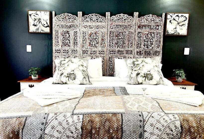 Bed and Breakfast The Lux Guesthouse