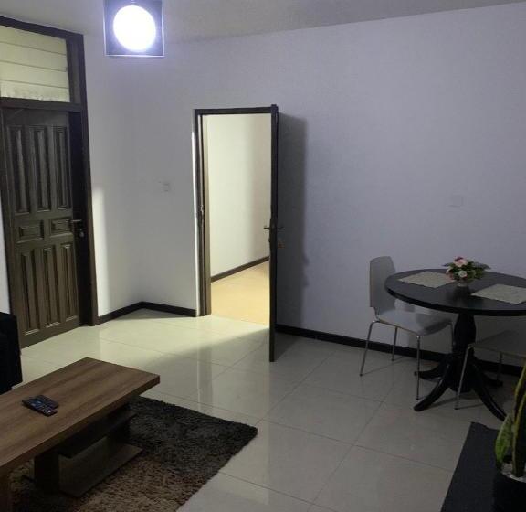 مبيت وإفطار Van Der Salle   Daisy S Garden