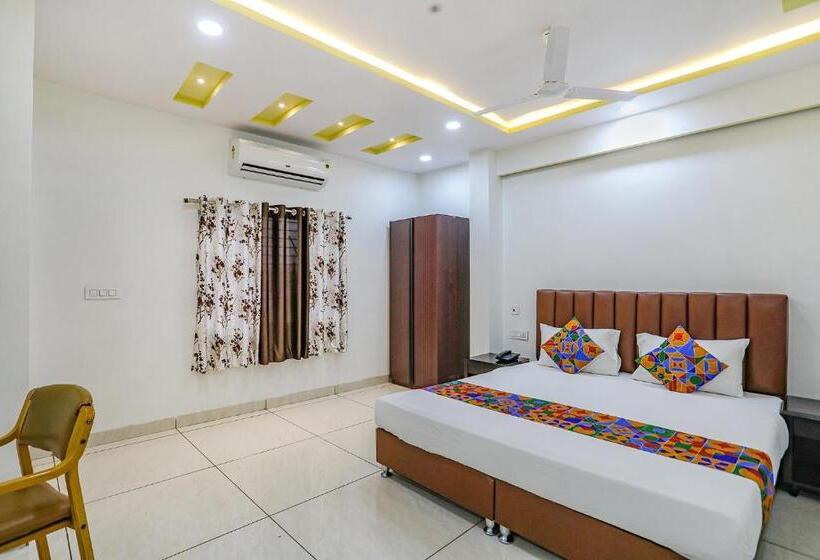 Fabhotel Dhruva