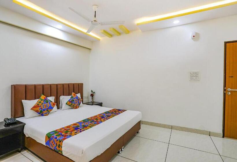 Fabhotel Dhruva