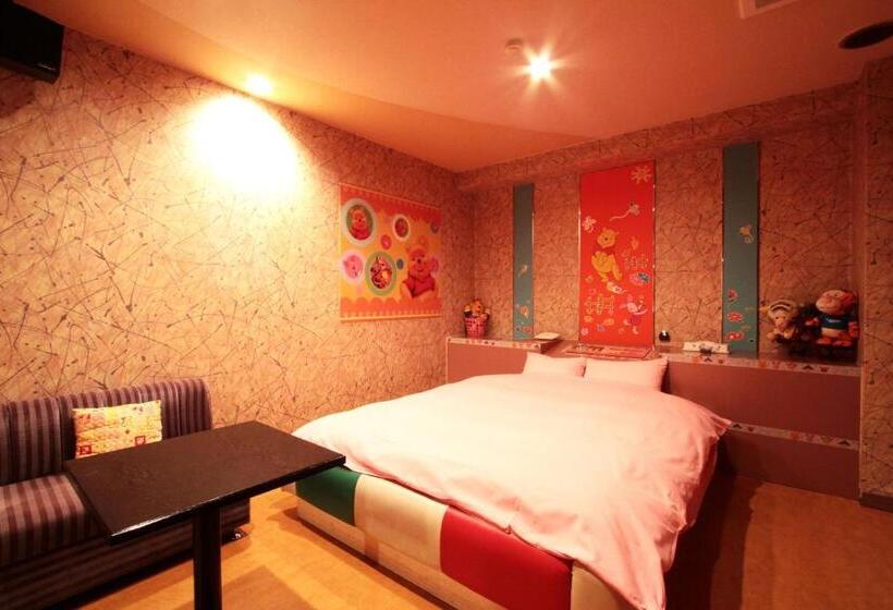 Otel レストロヴェスト