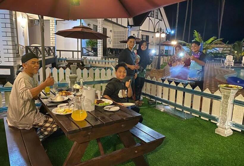 ホテル Beruntung Ke Bari Resort @ Pantai Penarik