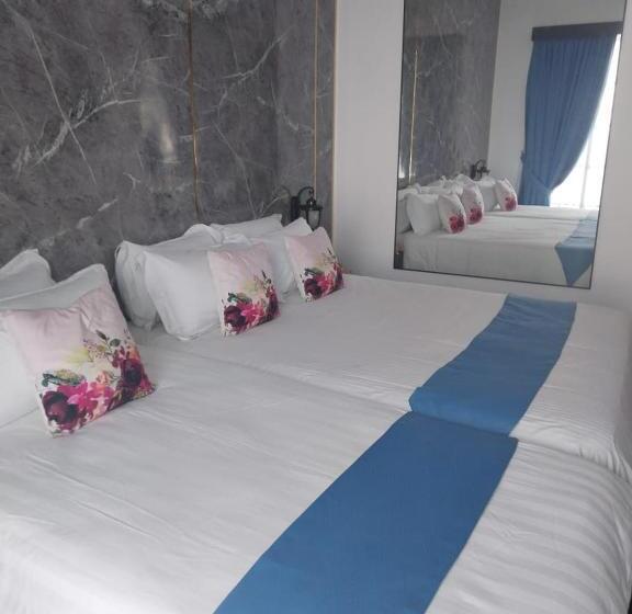 ホテル Beruntung Ke Bari Resort @ Pantai Penarik