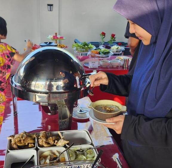 فندق Beruntung Ke Bari Resort @ Pantai Penarik