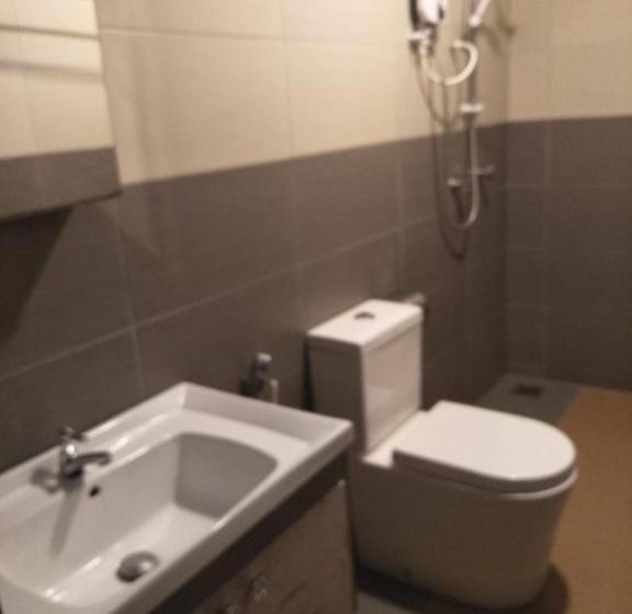 בית מלון כפרי Cempaka Chalets Tioman