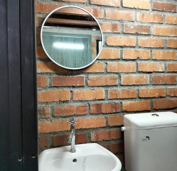 호텔 Chalet Madu Kaca D   Rumah Bonda River View