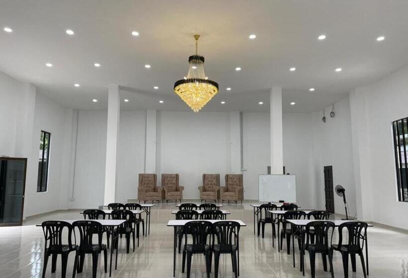 בית מלון כפרי Dgeting Beach Resort