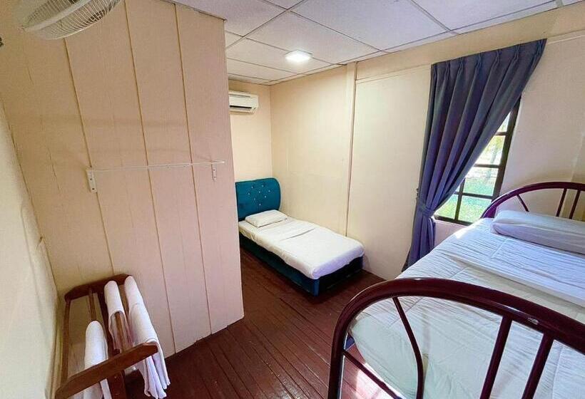 בית מלון כפרי Dgeting Beach Resort