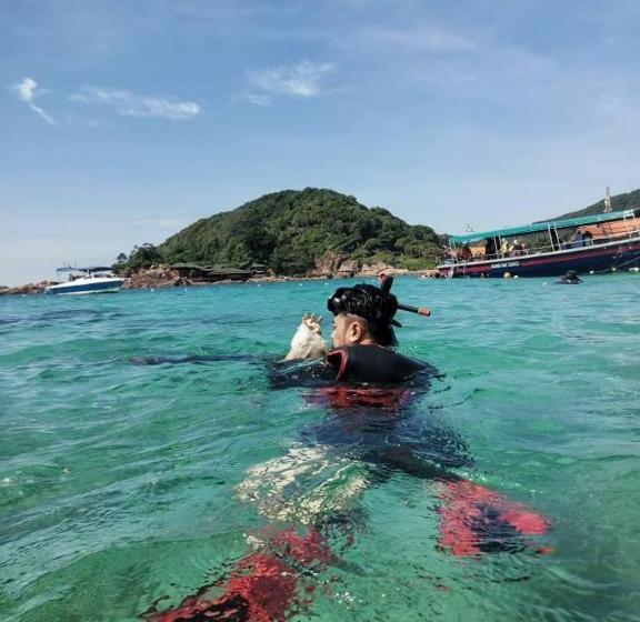 فندق Fikri Wetland Guesthouse & Resort