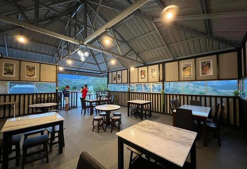 בית מלון כפרי Jr Resort