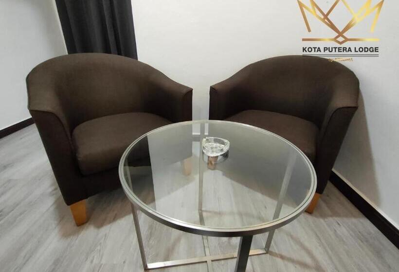 酒店 Kota Putera Lodge