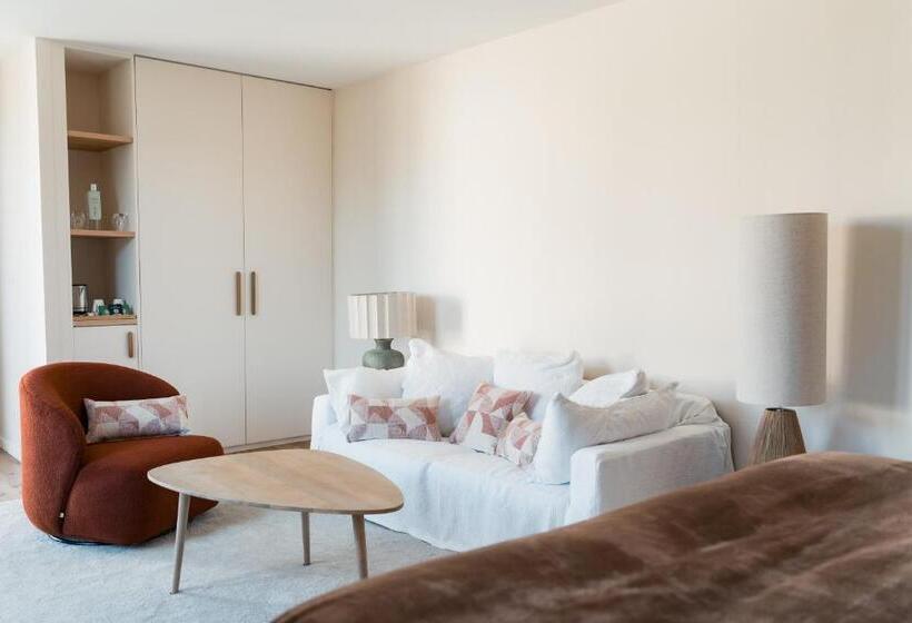 Отель L Esquisse Barbizon Teritoria