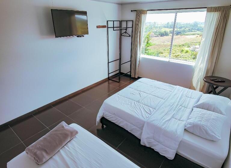 Отель Ocaso Marinilla