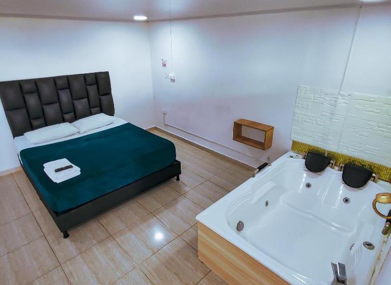 Отель Ocaso Marinilla