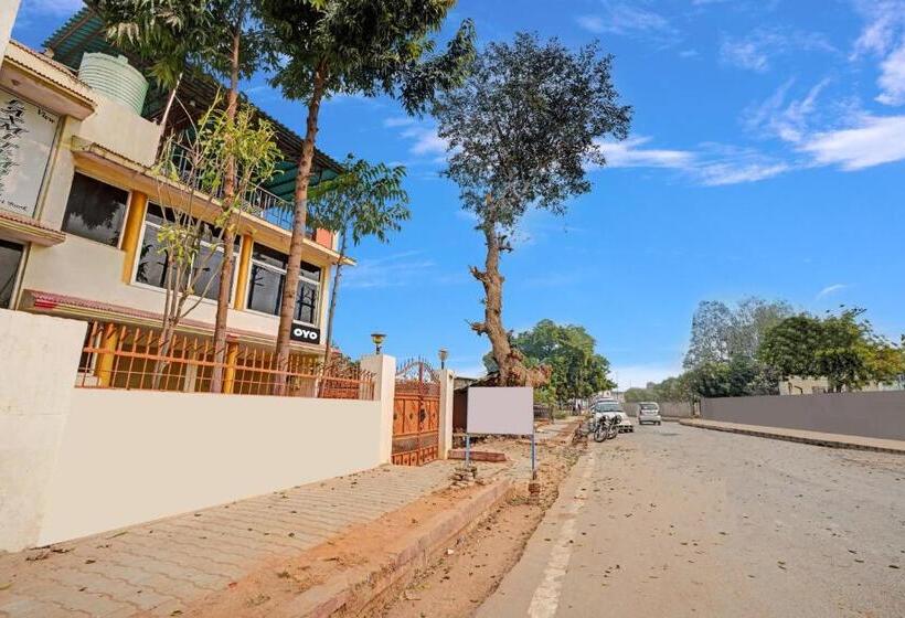 בית מלון כפרי Om Residency