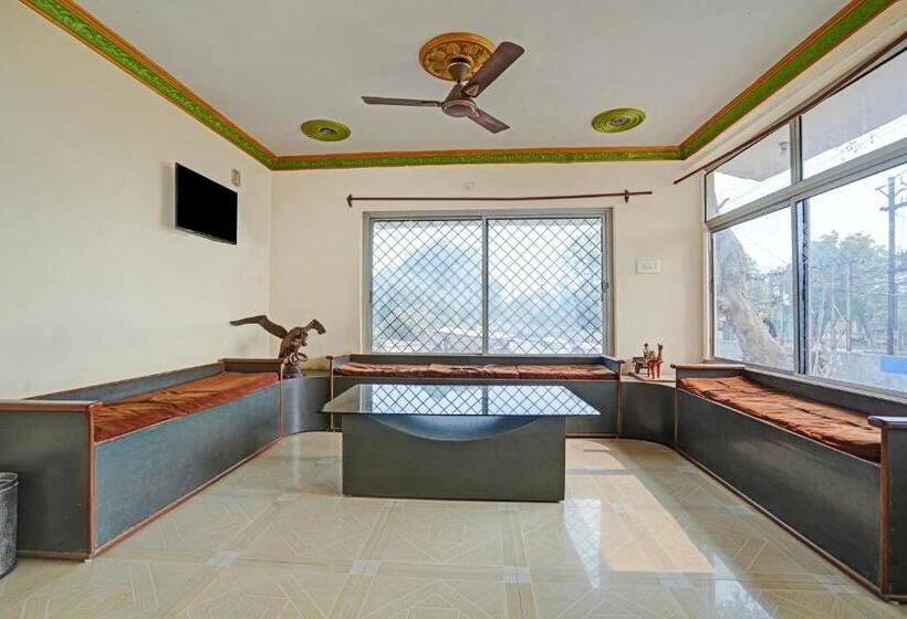 בית מלון כפרי Om Residency