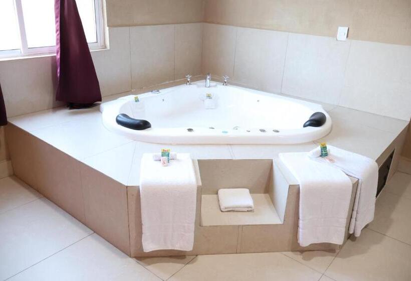 فندق Paracho Cerro Del Aguila