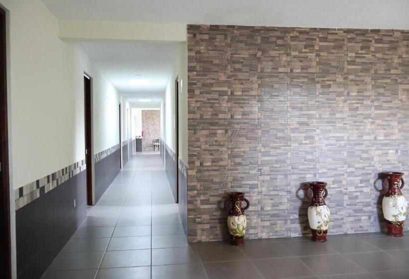 فندق Paracho Cerro Del Aguila