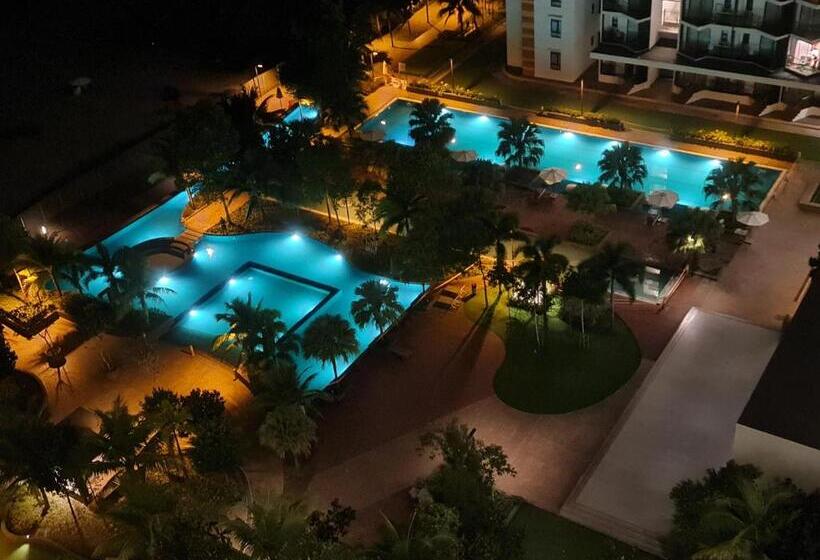 בית מלון כפרי Puteh Timurbay Beachfront Private Suite Kuantan