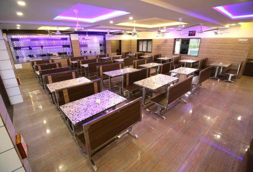 ホテル Repose Chhatral