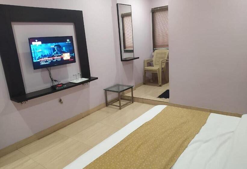 ホテル Repose Chhatral